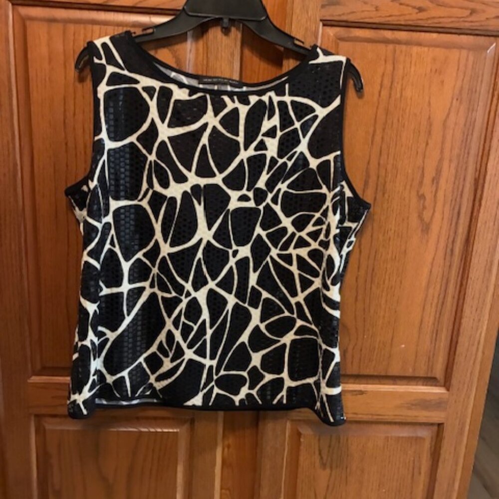 A DRESSing Woman Black & White Sequined Tank Top Size Xl